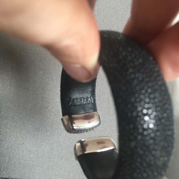 Corolli stingray leather bracelet - Picture 2 of 2
